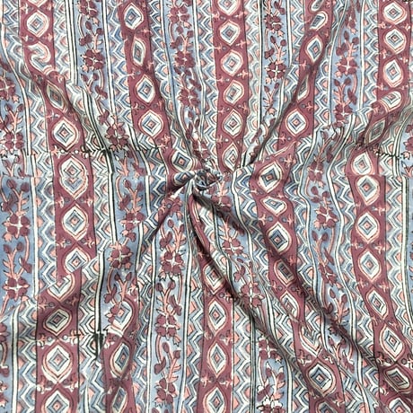 未使用※大判　インド ブロックプリント 中綿入りキルト ブルーグレー　マルチラグ 未使用※大判 インド ブロックプリント 中綿入りキルト ブルーグレー