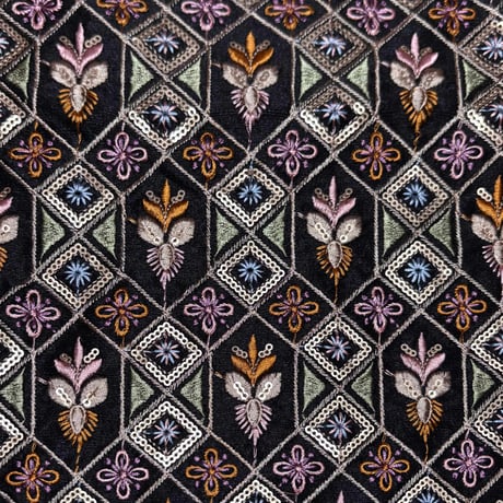 【⚠️10cm単位(50cm以上)】ブラック　ひし形　インド刺繍生地　ハンドメイド素材