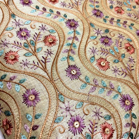 【⚠️10cm単位(50cm以上)】オフホワイト　螺旋　インド刺繍生地　ハンドメイド素材