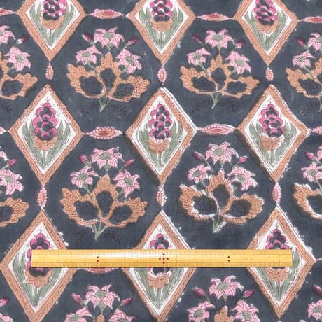 【50cm単位】くすみネイビーグレーピンクベージュダイヤ柄　インド　ハンドブロックプリント生地　テキスタイル  コットン
