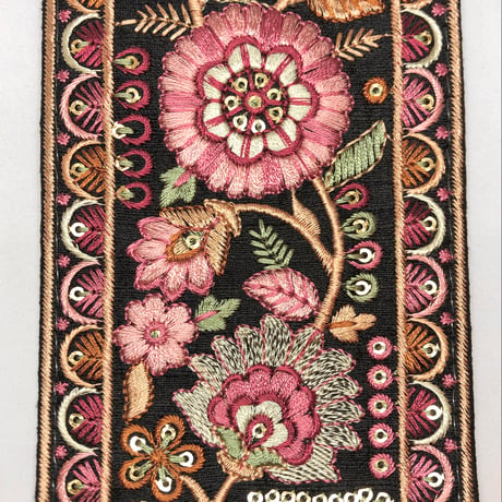 【50cm単位】ブラックピンク　カラフルフラワー　インド刺繍リボン　ハンドメイド材料　りぼん素材