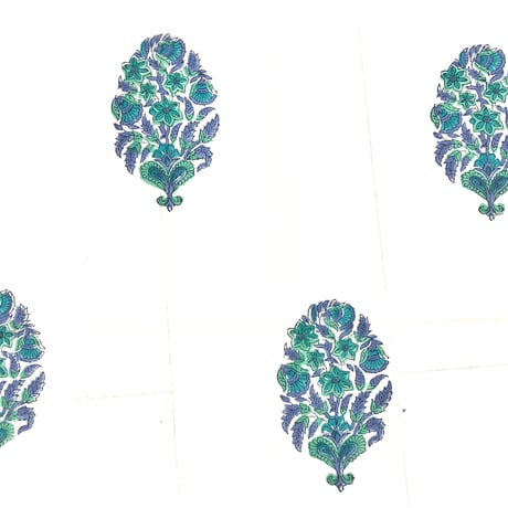 【50cm単位】ホワイトブルーグリーン大柄　片耳ボーダー付き　インド　ハンドブロックプリント生地　テキスタイル  コットン