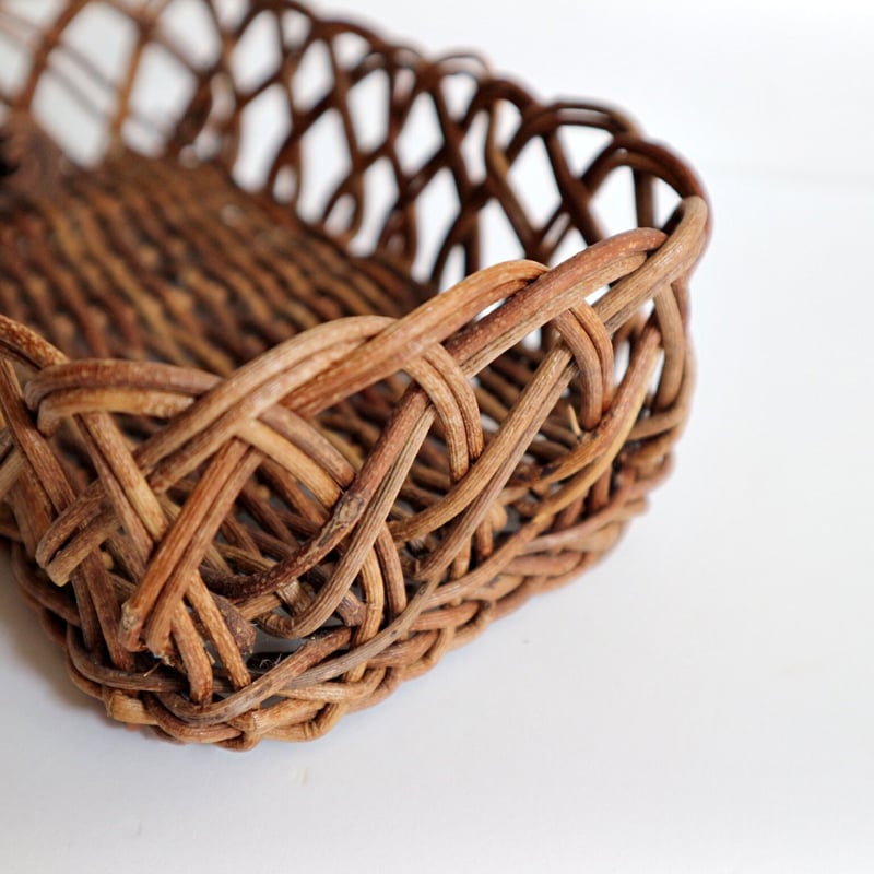あけび蔓細工 小品 角小物入れ カラトリー おしぼり入れにも 津軽の伝統工芸品 あけび蔓細工 小品 角小物入れ カラトリー おしぼり入れ 津軽の