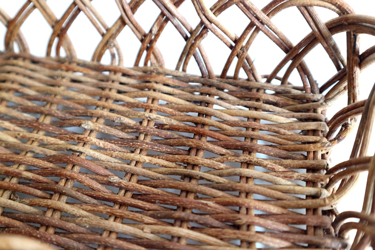 あけび蔓細工 小品 角小物入れ カラトリー おしぼり入れにも 津軽の伝統工芸品 あけび蔓細工 小品 角小物入れ カラトリー おしぼり入れ 津軽の