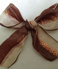 フランス製りぼん　茶色　ベージュ　中心ゴールドライン　1メートル