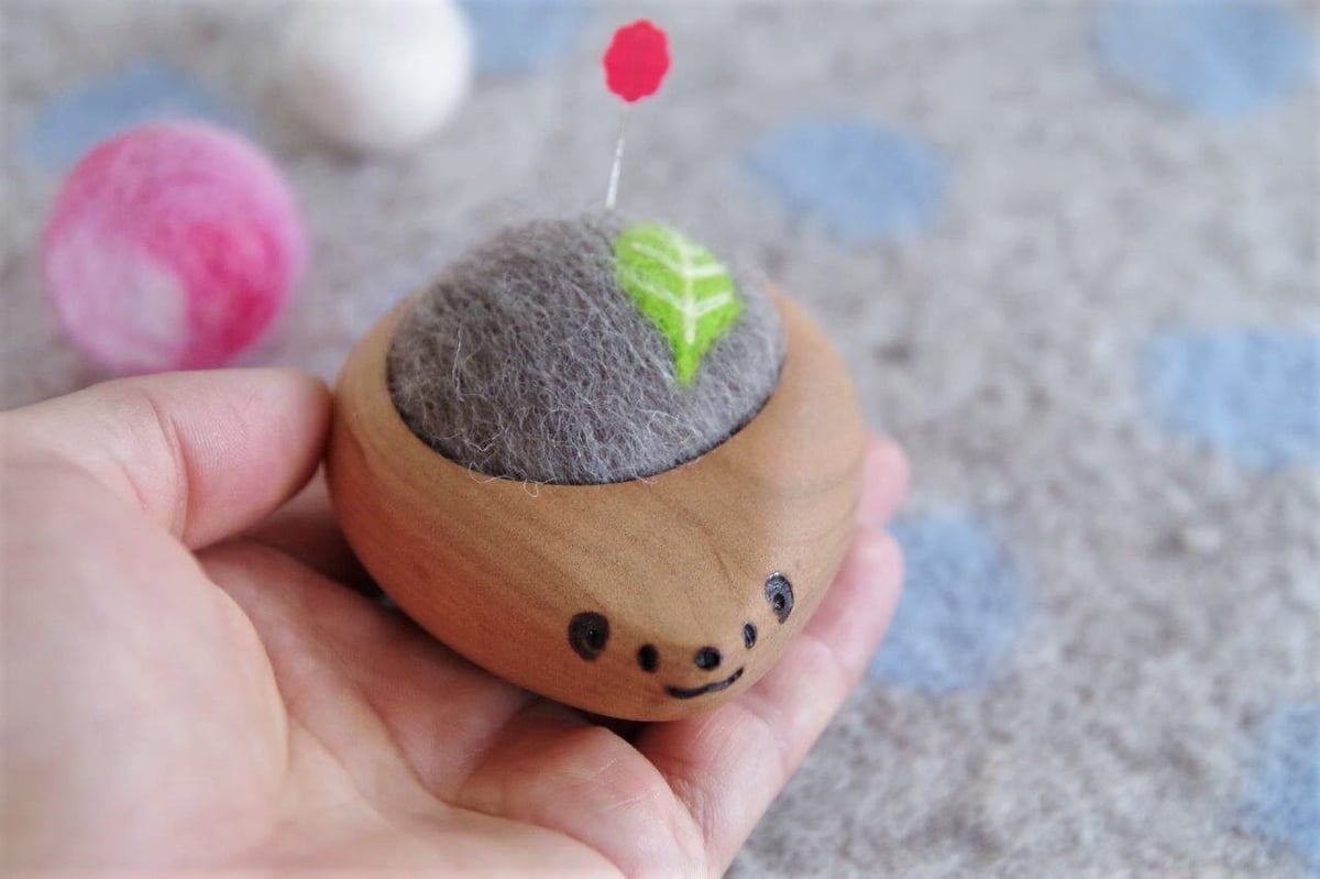 ハリネズミの羊毛ピンクッション 【針山】 green leaf | noco online s