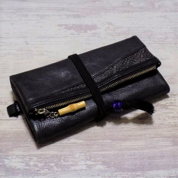 ジリオン七里ヶ浜/ハンドメイド/革財布 京都 本革製道中財布 牛革製黒色×銀糸織帯地黒色製 「七宝 墨