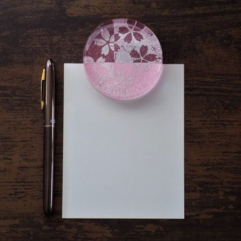 京都 金彩ガラス ペーパーウェイト 「桜・ピンク」 | Huduru Craft