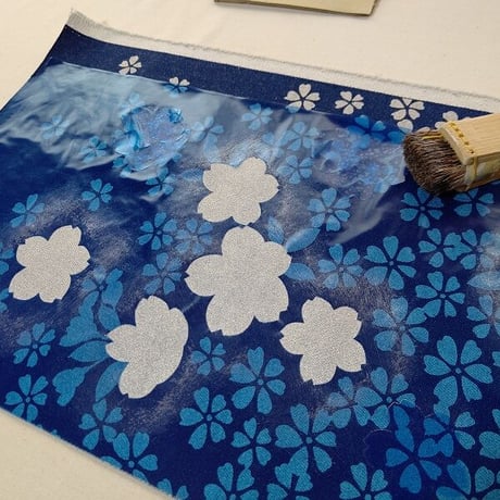 オーダー　京都　道中財布　デニム地製　「桜散らし　銀色」