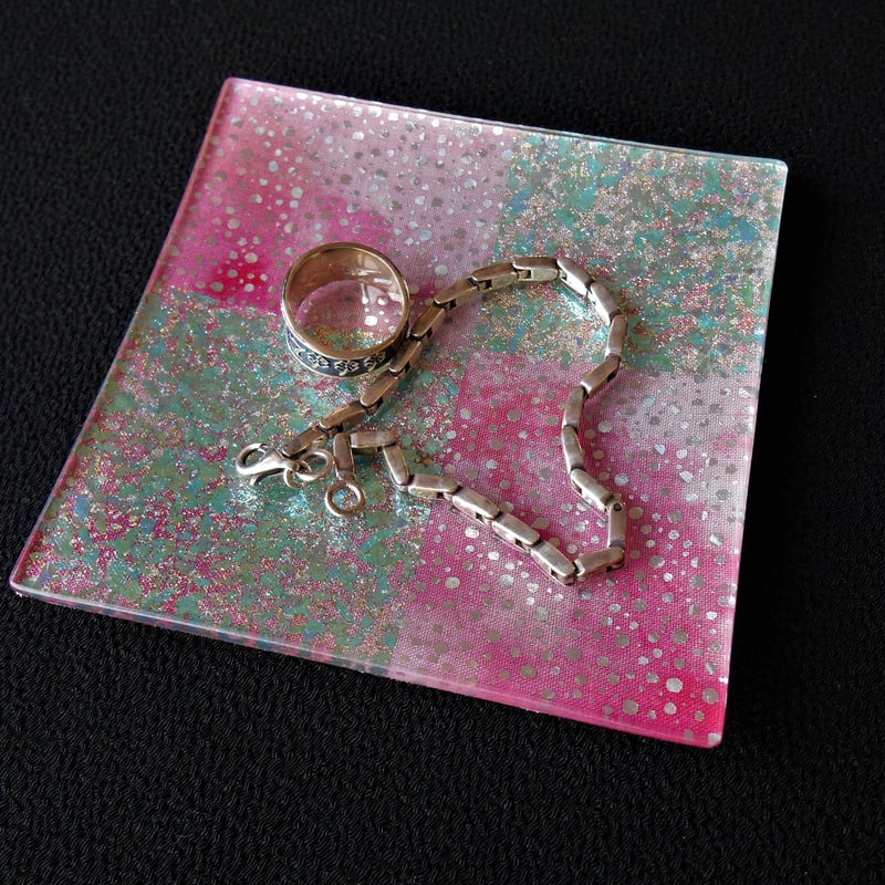 京都 ガラス製トレイ・豆皿 金彩ガラス皿 「市松ピンク」ホログラム 角