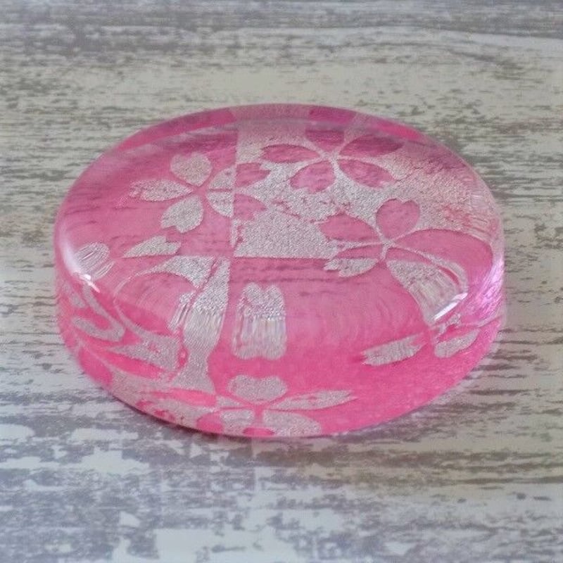 京都 金彩ガラス ペーパーウェイト 「桜・ピンク」 | Huduru Craft