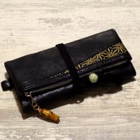 京都 本革製道中財布 クロコ型押し黒革製 「家紋菱墨銀色