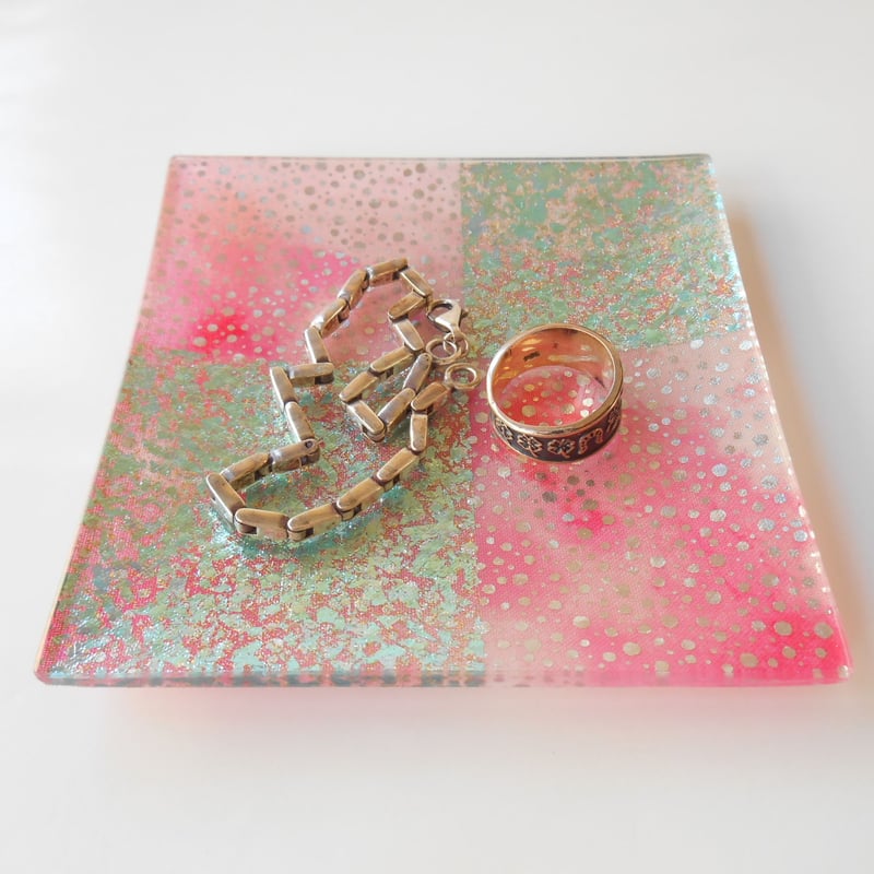 京都 ガラス製トレイ・豆皿 金彩ガラス皿 「市松ピンク」ホログラム 角