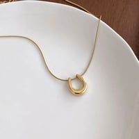 ホースシューステンレスネックレス