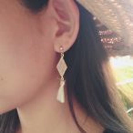 タッセルピアス