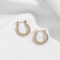 ツイストフープピアス