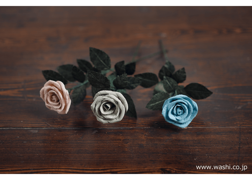 No1086 ストロベリークォーツ 薔薇のつぼみ バラ お花 天然石 彫刻