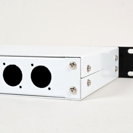 1U ブランクケース（NEUTRIK取付穴加工済）