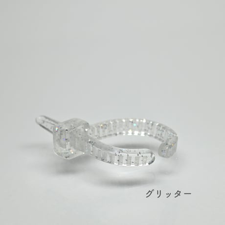 結束バンドのイヤーカフ　L