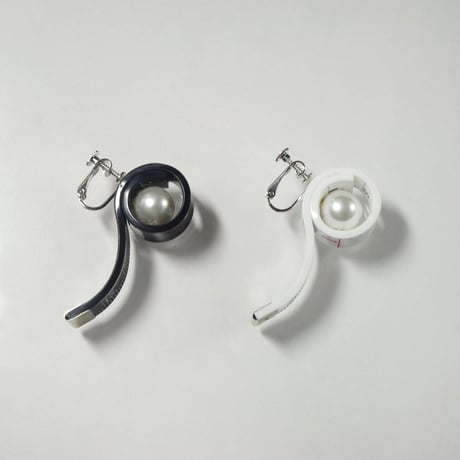メジャーリボンピアス（片売り）