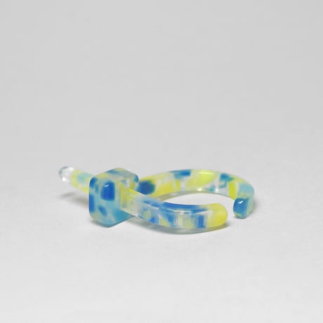 結束バンドのイヤーカフ　L