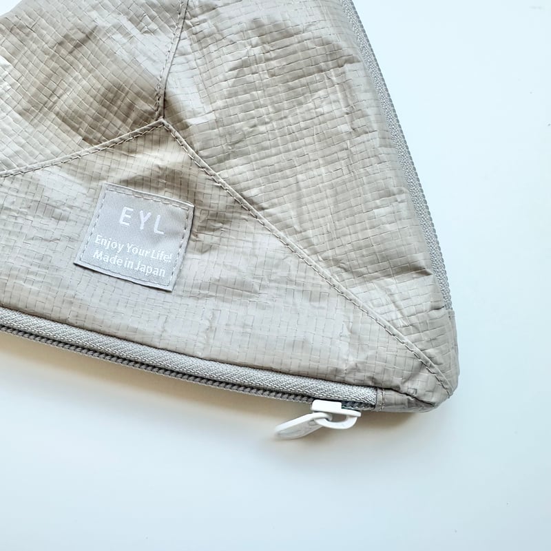 EYL Triple Pocket Pouch【M】Sand | EYL Online Sto EYL Triple Pocket Pouch【M】Sand | EYL Online Sto