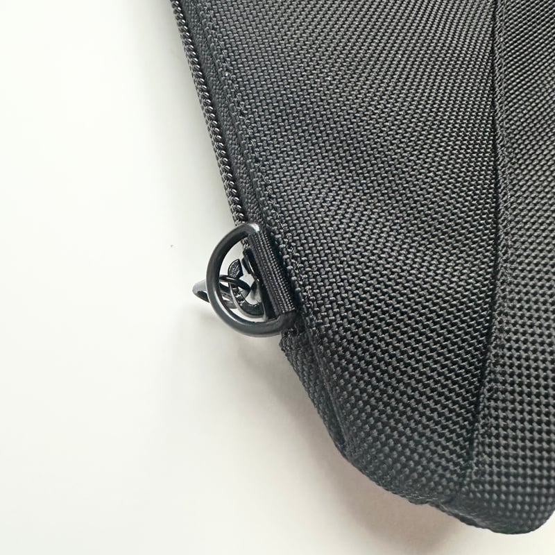 EYL / Medium Pouch BLACK BRICK Limited EYL / Medium Pouch BLACK BRICK Limited