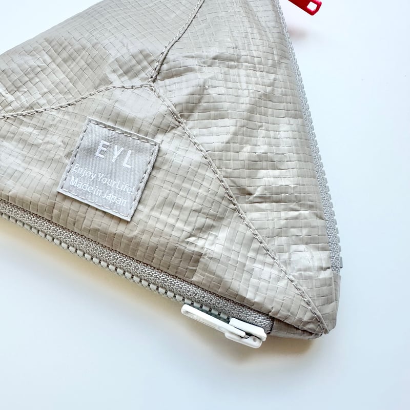 EYL Triple Pocket Pouch【S】Sand | EYL Online Sto EYL Triple Pocket Pouch【S】Sand | EYL Online Sto