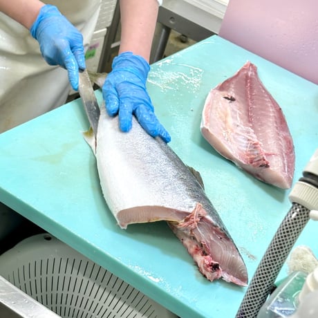 【地魚・骨取り】天然ブリ｜2切 110g｜照り焼き・味噌煮向き