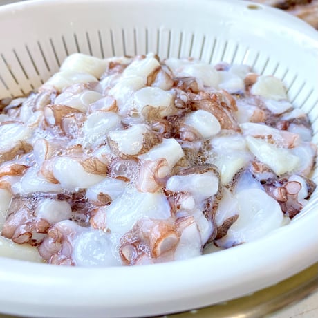 【加熱用】生マダコのコロコロカット〈80g×2p〉【包丁・まな板入らず♪】