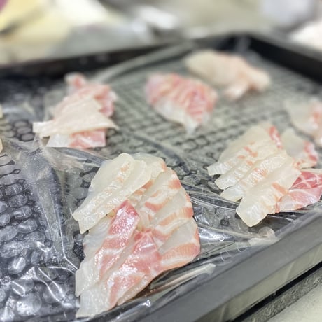 ［愛媛県産］真鯛を使った宇和島風鯛めしキット−調味液・レシピ付き−〈2人分〉【鯛飯】【人気】【冷凍刺身】