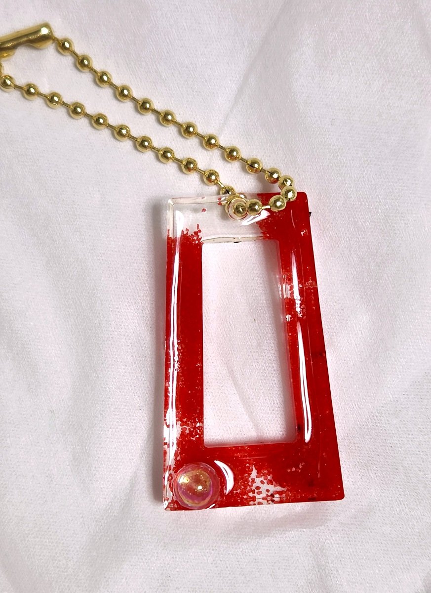 ★SALE★No.355 ミラー付きキーホルダー＆ピルケース✨固まるハーバリウム fit=scale-down,w=1200