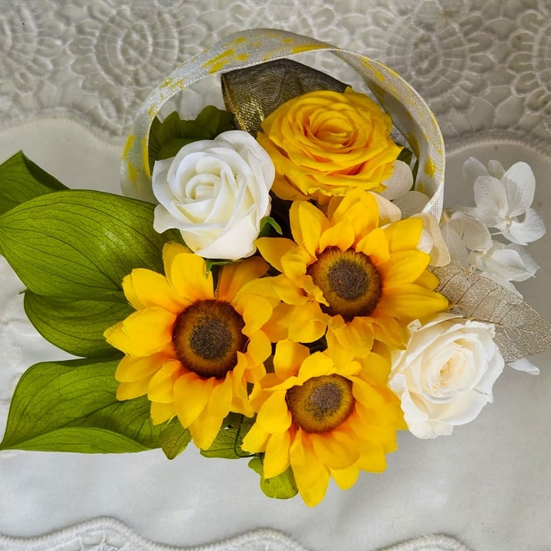 635♪ミニチュア アレンジメント♪ひまわり たのしい ばら 