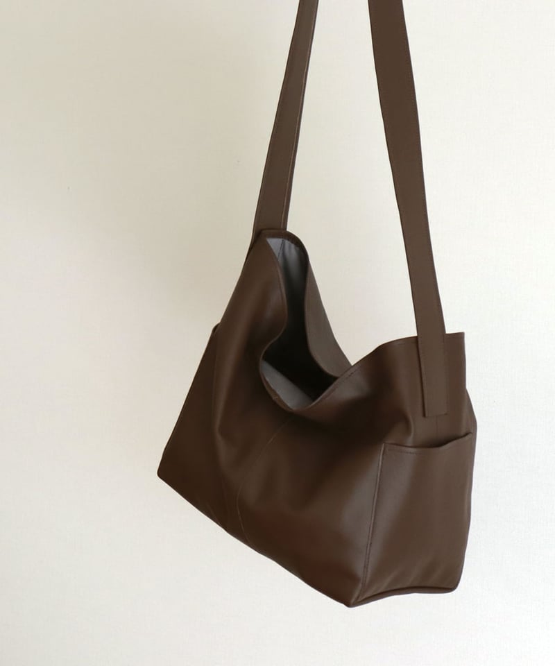 Newspaper Bag（牛革）MARUFUKU | WAQWAQ
