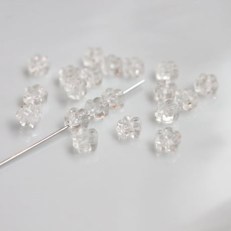 . ちいさなフラワーアクリルビーズ  6㎜ 　20個    ヴィンテージ　2402