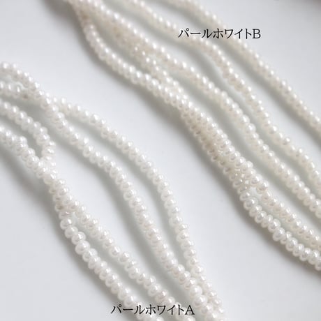 シードビーズ4ｇ (パールホワイトA)  Ø2㎜　フランスヴィンテージ　811