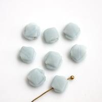マットなスクエアビーズ8個（水色）8㎜　フランス製ヴィンテージ　252