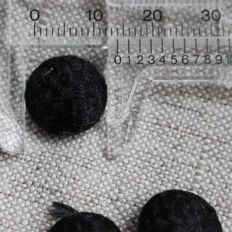 フランスの古い黒いくるみボタン 14㎜ 3個　フランスヴィンテージボタン