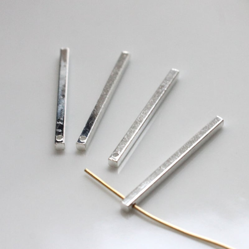 ロングメタルパーツ 4本（ホワイトシルバー） 30㎜ フランス現行 814