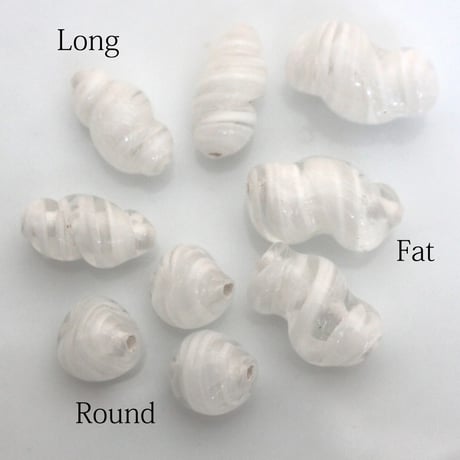 .  ホワイトマーブルガラスビーズ19㎜（Fat）2個　チェコヴィンテージ　262