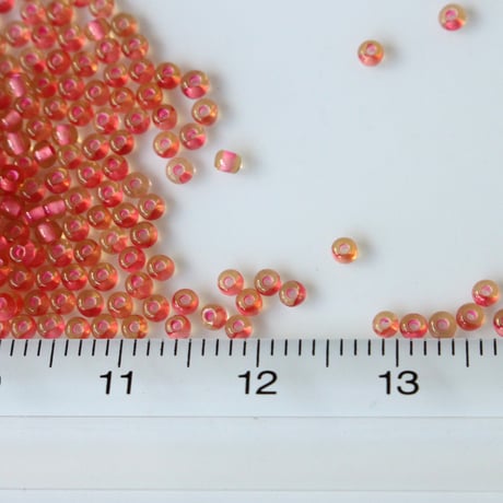 シードビーズ3ｇ (salmon roe)  Ø2㎜　　フランスヴィンテージ　2652