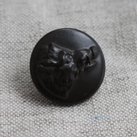.【動物ボタン】いのしし　金属ボタン25㎜ 　フランス　fh-7