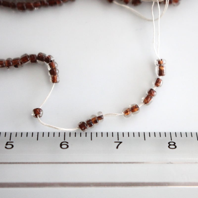 アンティークシードビーズ Ø2㎜（ｸﾘｱﾌﾞﾗｳﾝ）フランス製 S327 | Le manège 