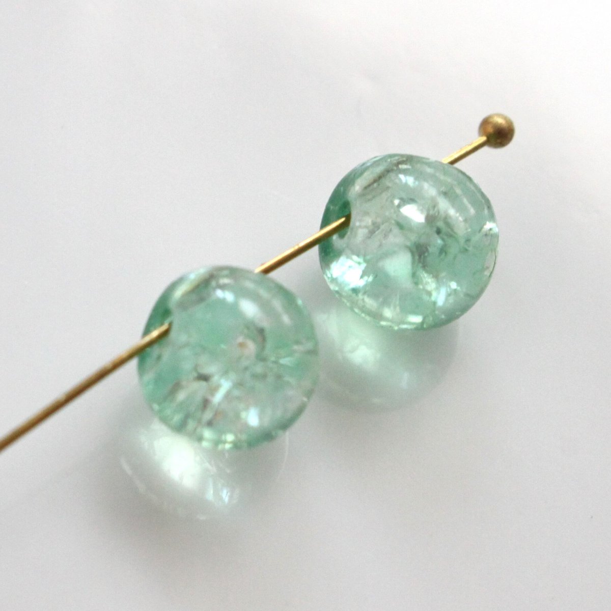 ラウンドクラックガラスビーズ9㎜ 2個 フランス製ヴィンテージ 485