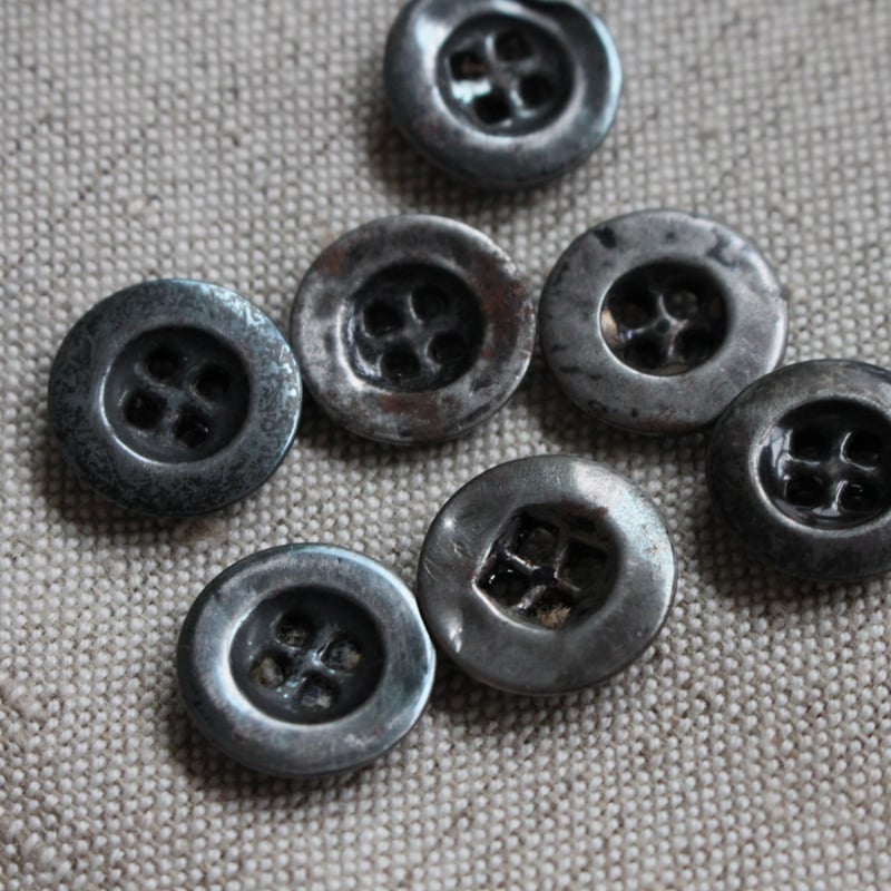 古い四つ穴のブラック塗装 金属ボタン 16㎜ フランスヴィンテージ 306