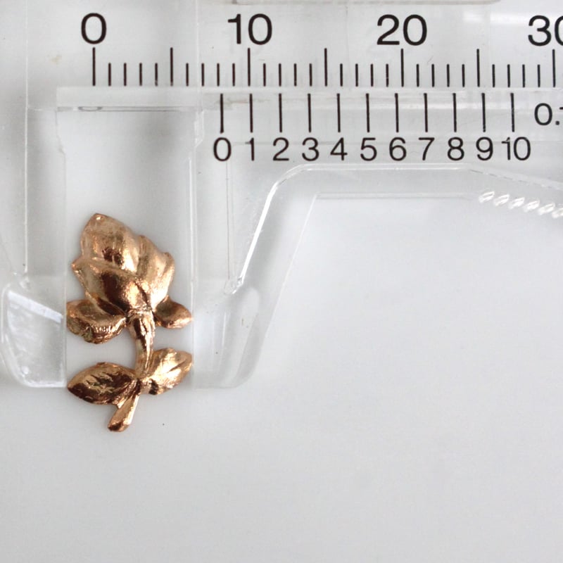 薔薇柄のヴィンテージ引き出し　フランスヴィンテージ 薔薇 ヴィンテージ・フラール 中輪 カップ咲き 芳香 | 日本