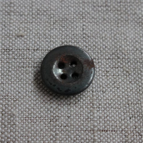 古い四つ穴の金属ボタン　16㎜ フランスヴィンテージ　298