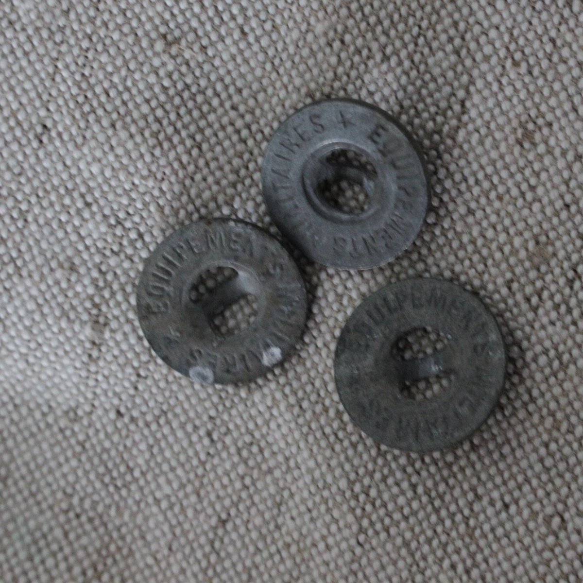 希少 フランス軍アルミボタン 16㎜ 1個 equipements militaire 3