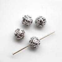 . 装飾メタルビーズ7㎜  4個　ドイツヴィンテージ　266