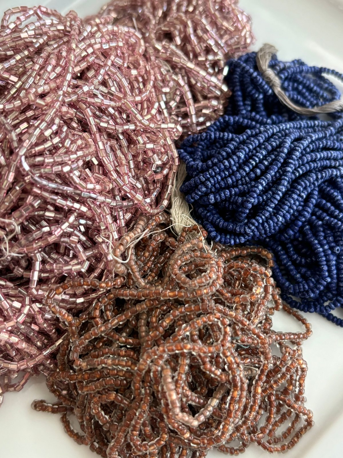 アンティークシードビーズ Ø2㎜（ｸﾘｱﾌﾞﾗｳﾝ）フランス製 S327 | Le manège